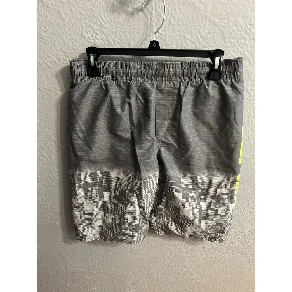 Boys Gray Under Armour YXL‎ Shorts Swim Trunks Shorts